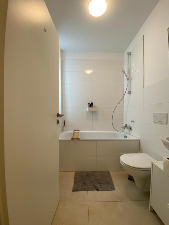 Apartment With Balcony Cologne Exterior photo